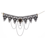Op deze afbeelding zie je een Accessoires, van het merk Wilbers. Gothic Elegance Ketting Met Kant