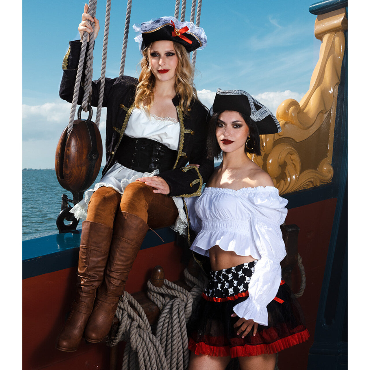 Op deze afbeelding zie je een Accessoires, van het merk Boland. Piratenhoed Rachel Royal