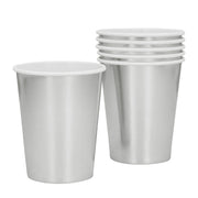Op deze afbeelding zie je een Decoratie, van het merk Boland. Papieren Feestbekers Zilver 6 Stuks