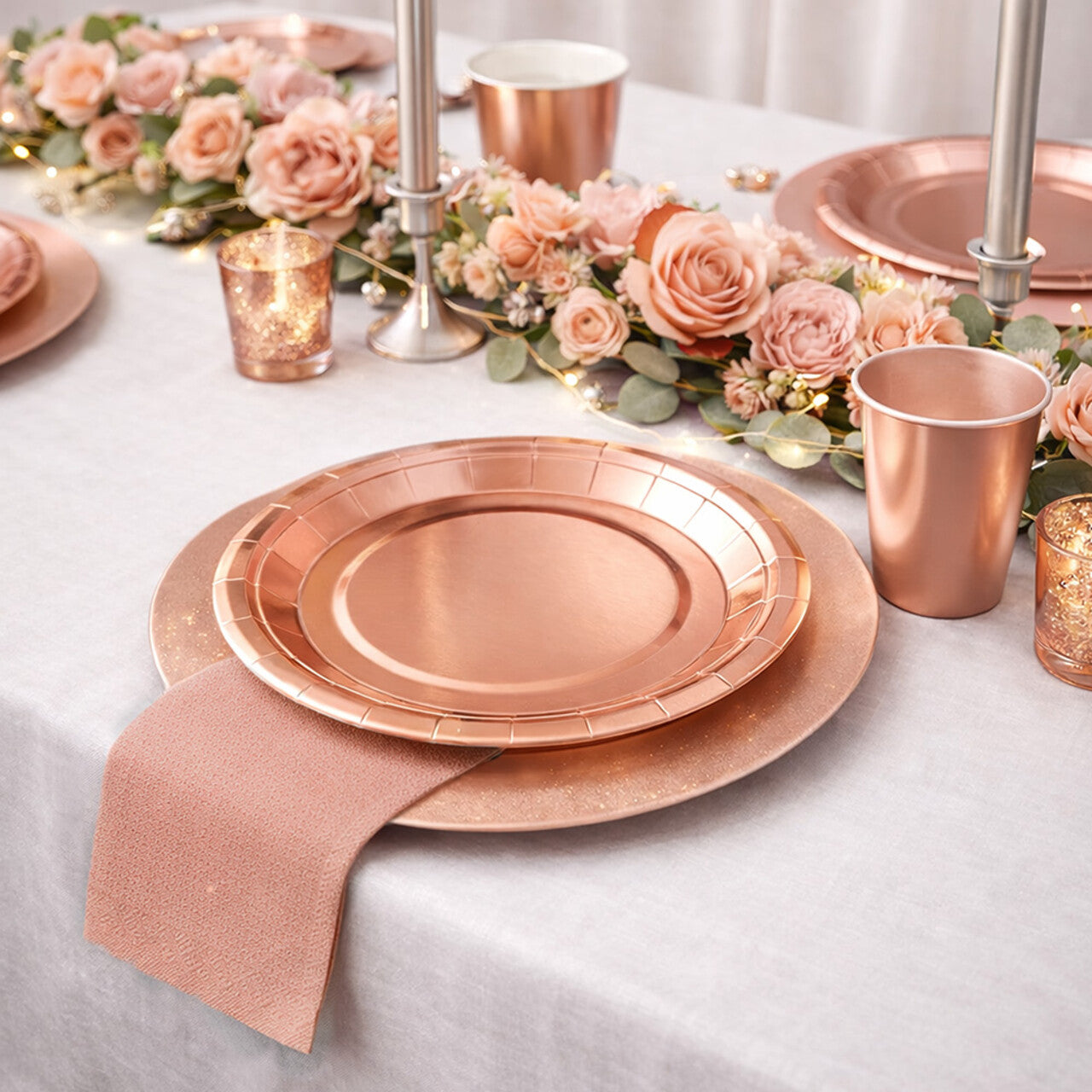 Op deze afbeelding zie je een Decoratie, van het merk Boland. Papieren Feestservies Set Roségoud