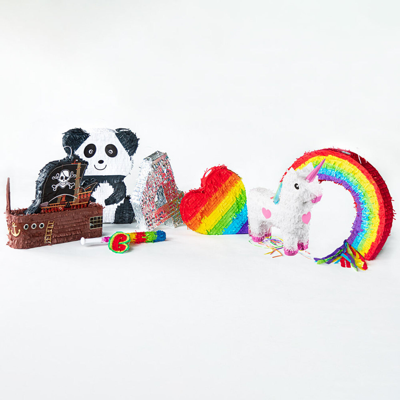Op deze afbeelding zie je een Decoratie, van het merk Boland. Over De Regenboog Piñata