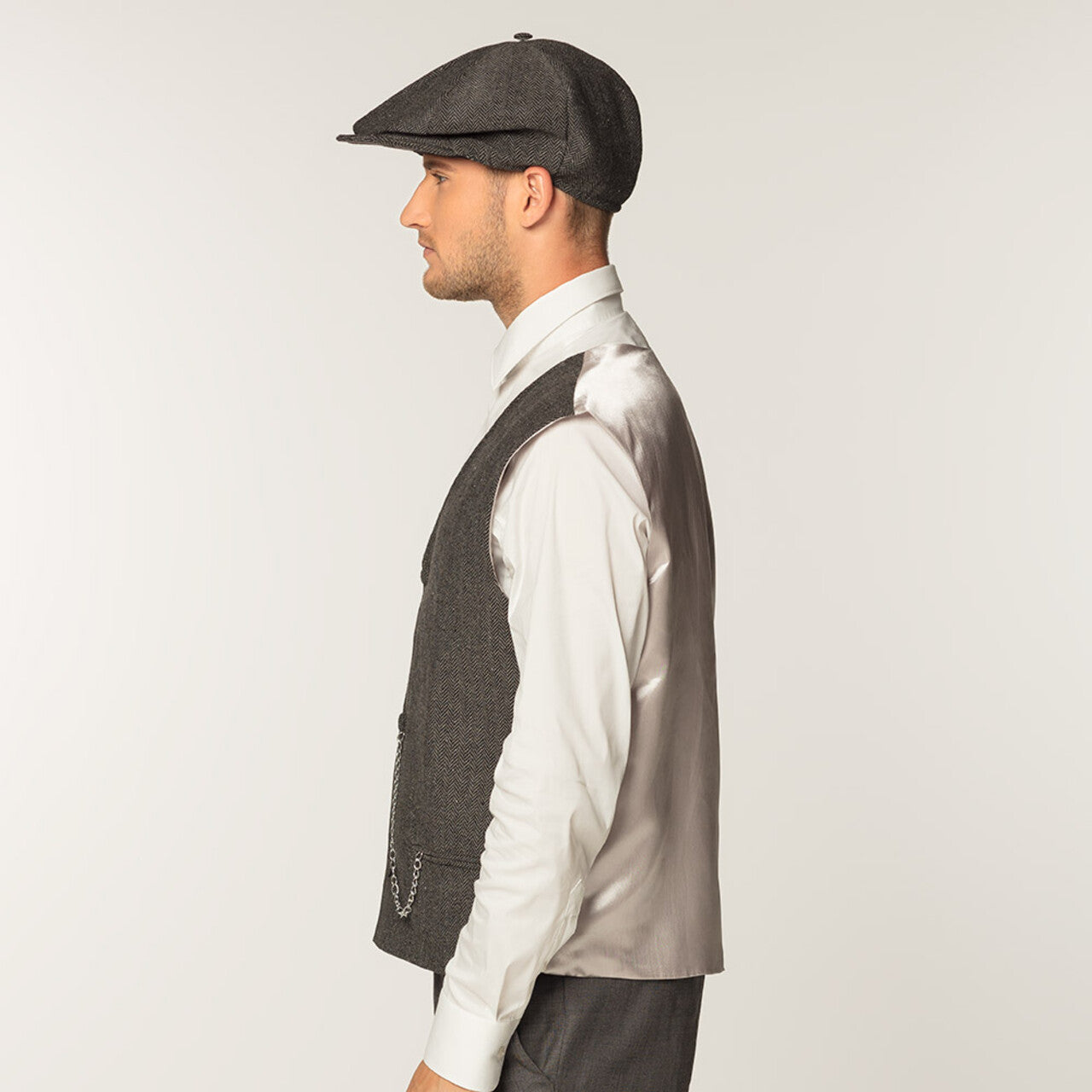 Op deze afbeelding zie je een Kostuums, van het merk Boland. Set Birmingham Pet En Gilet Man