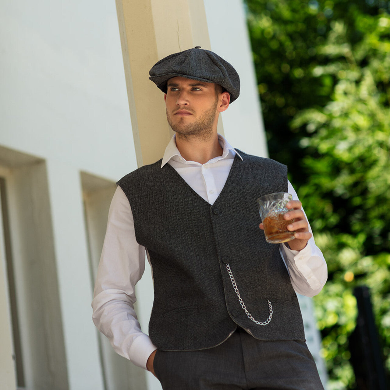 Op deze afbeelding zie je een Kostuums, van het merk Boland. Set Birmingham Pet En Gilet Man
