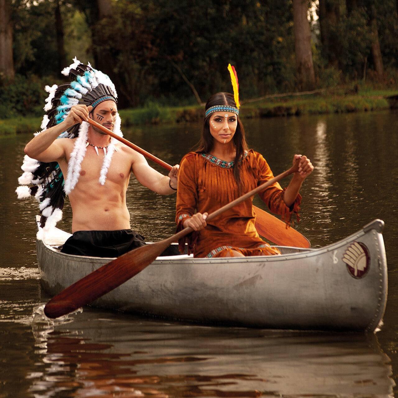Op deze afbeelding zie je een Accessoires, van het merk Boland. Indianen Hoofdband Kowet Eagle