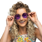 Op deze afbeelding zie je een Accessoires, van het merk Boland. Partybril Hippie XL Paars