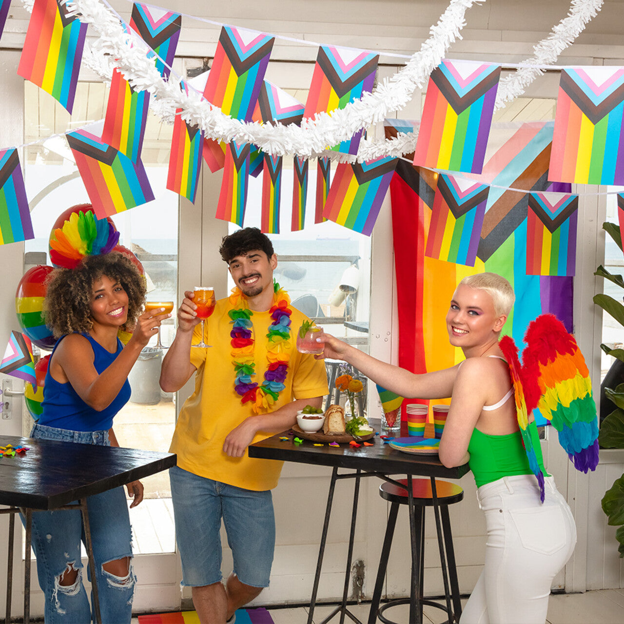 Op deze afbeelding zie je een Accessoires, van het merk Boland. Pride Festival Diadeem