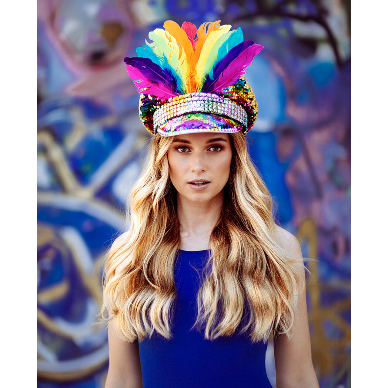 Op deze afbeelding zie je een Accessoires, van het merk Boland. Pet Shiny Rainbow Chief