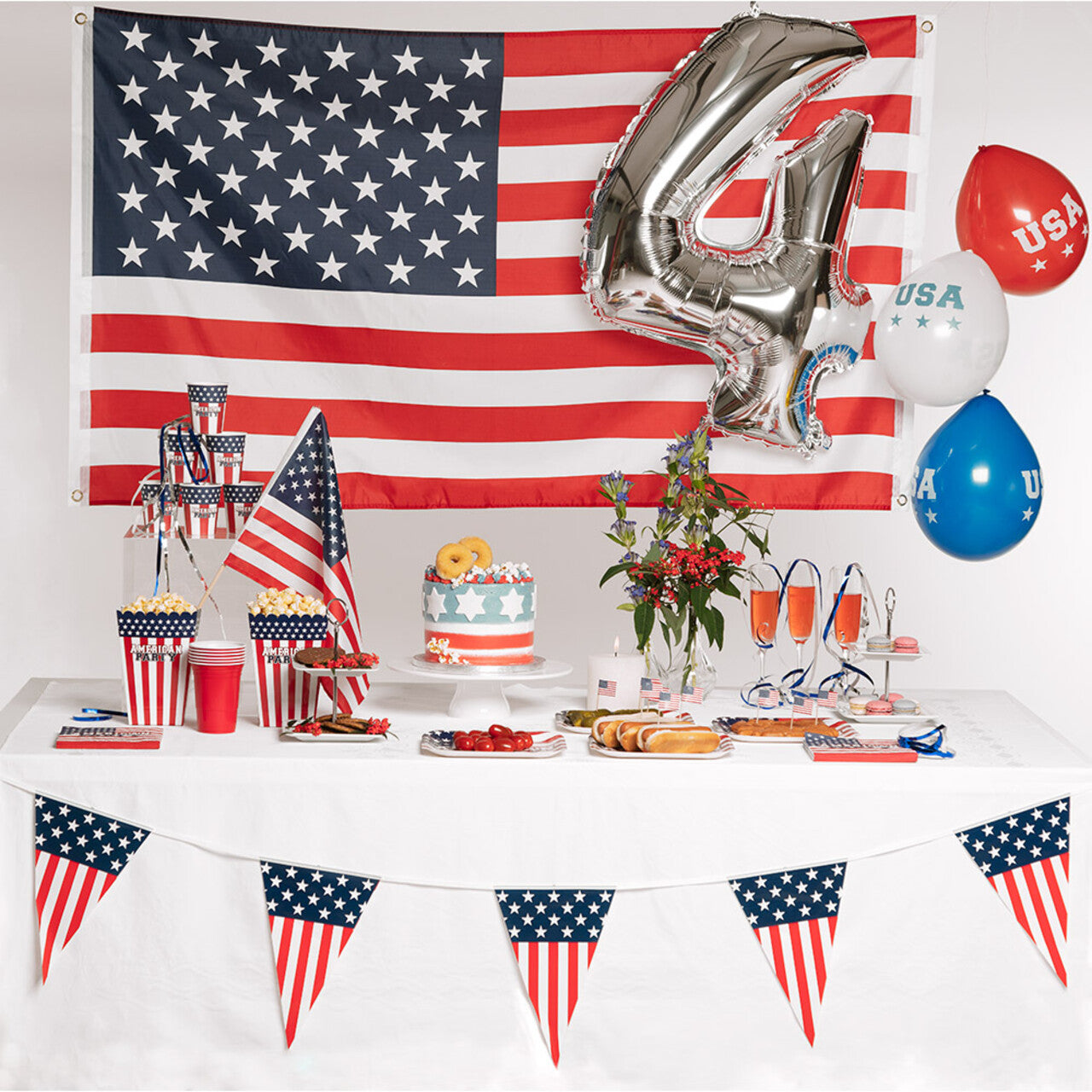 Op deze afbeelding zie je een Decoratie, van het merk Boland. Vlaggenlijn USA