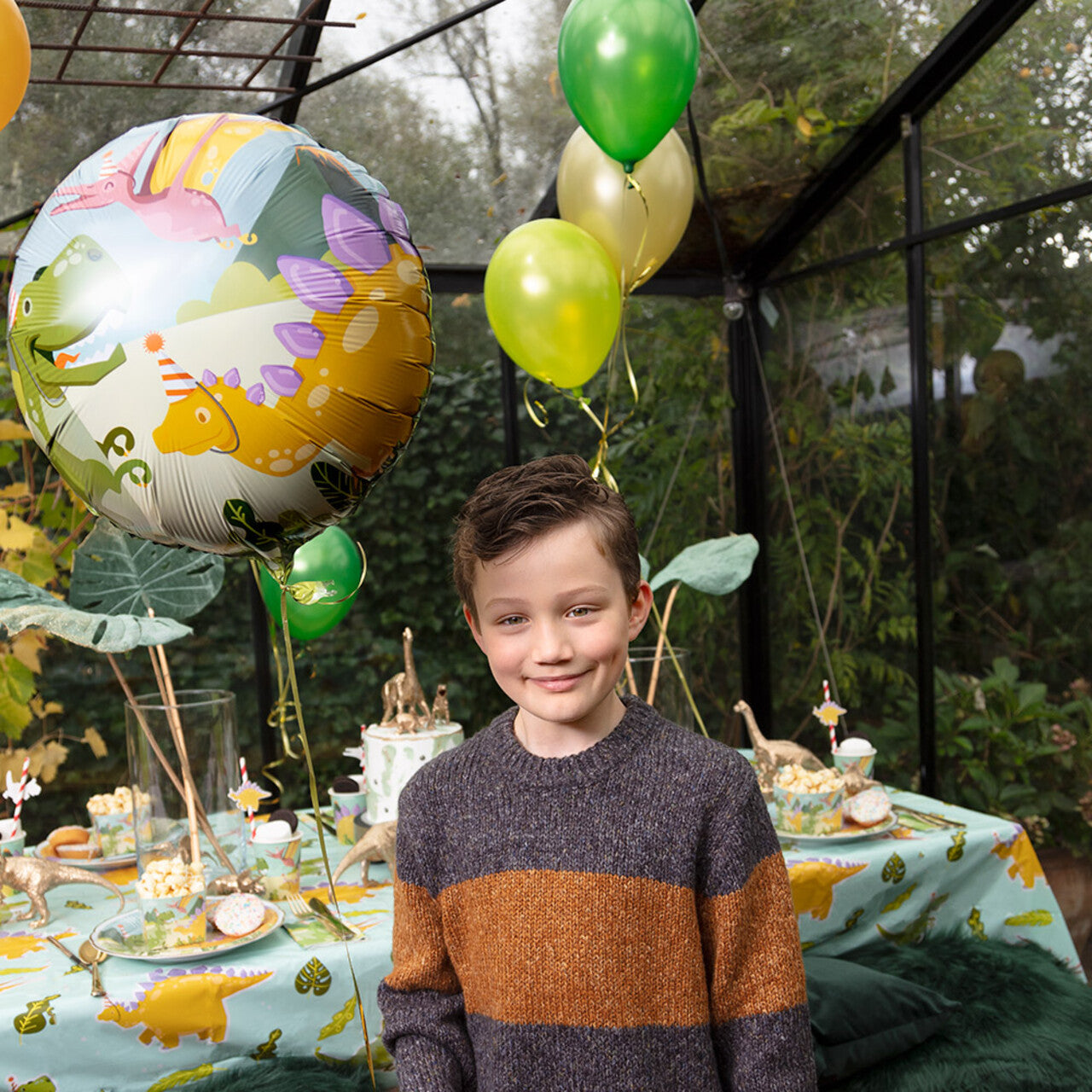 Op deze afbeelding zie je een Decoratie, van het merk Boland. Vlaggenlijn Happy Dino Party