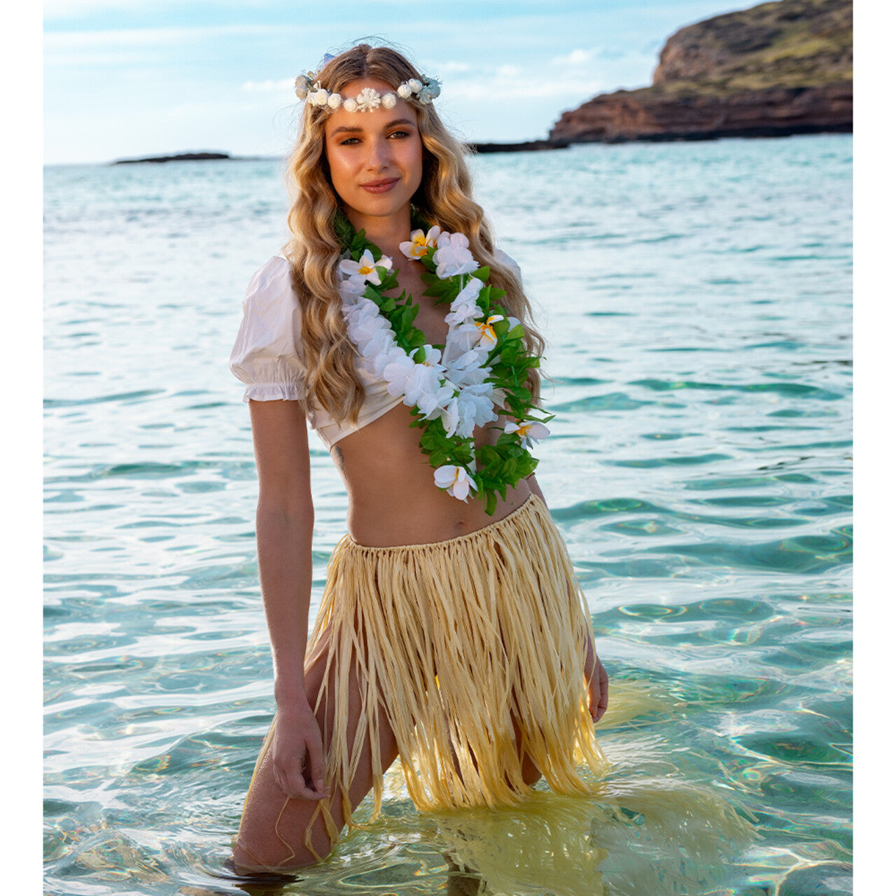 Op deze afbeelding zie je een Accessoires, van het merk Boland. Hawaïrokje Rita Naturel (80 Centimeter)