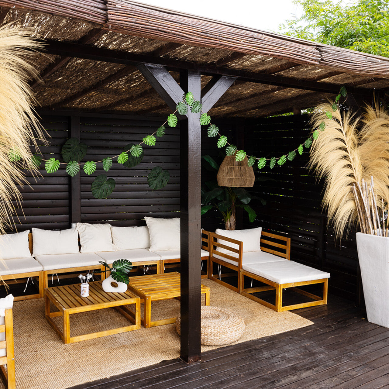 Op deze afbeelding zie je een Decoratie, van het merk Boland. Slinger Tropical Palm Leaves