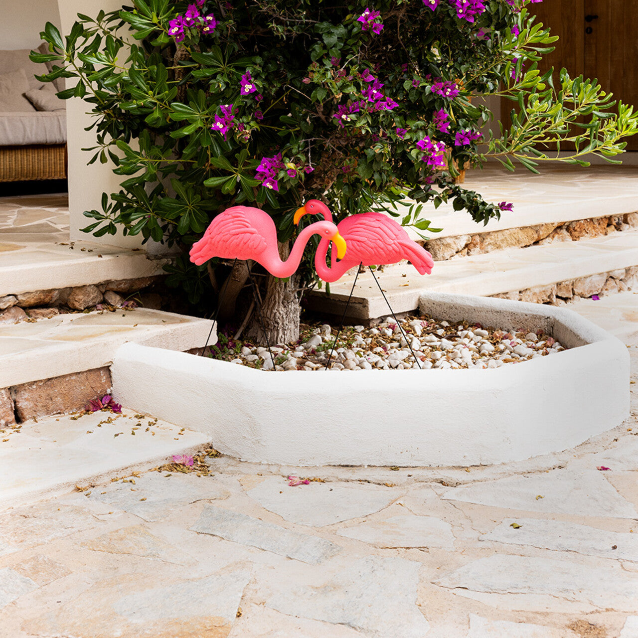 Op deze afbeelding zie je een Decoratie, van het merk Boland. Set 2 Tuindecoraties Flamingo