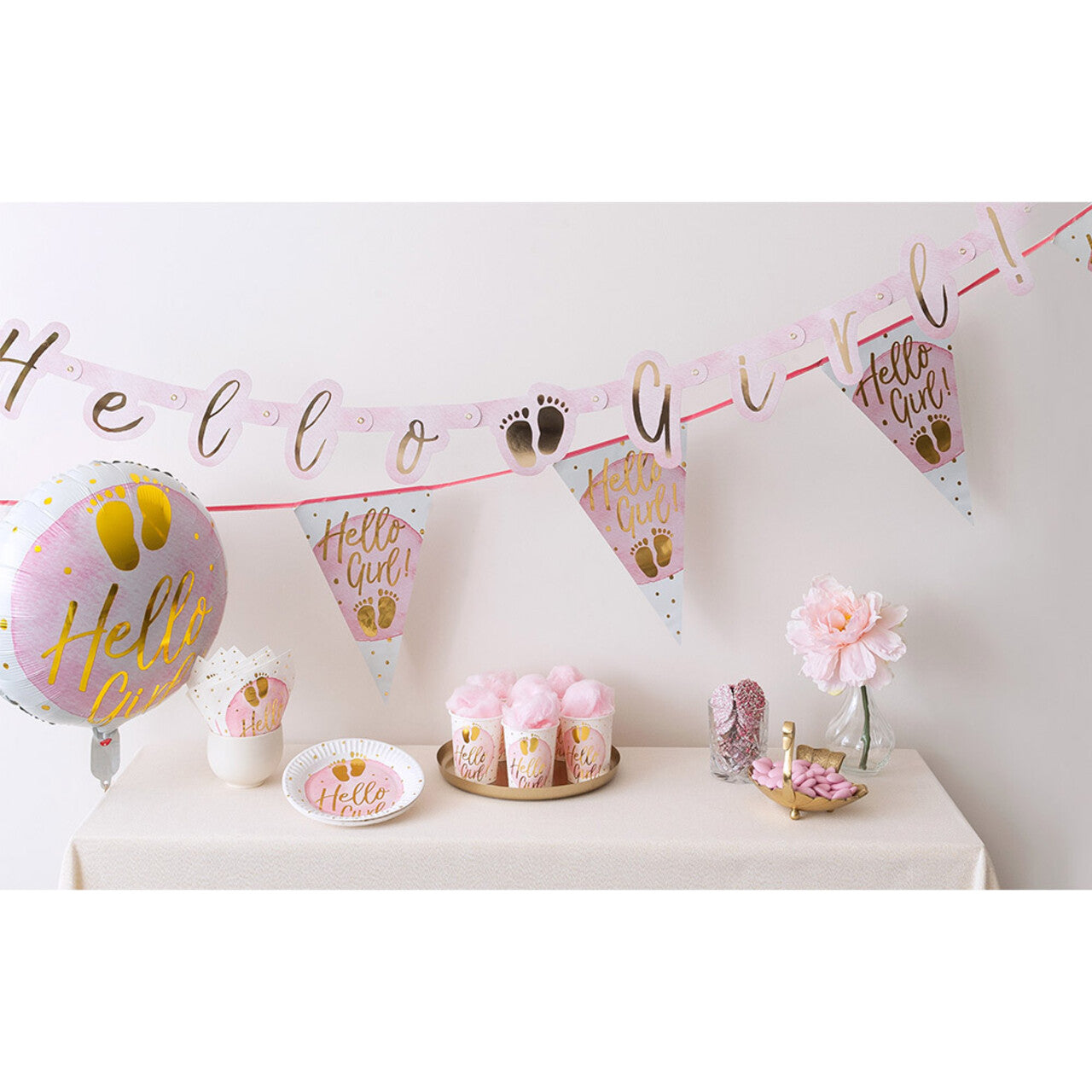 Op deze afbeelding zie je een Decoratie, van het merk Boland. Folieballon Hello Girl!