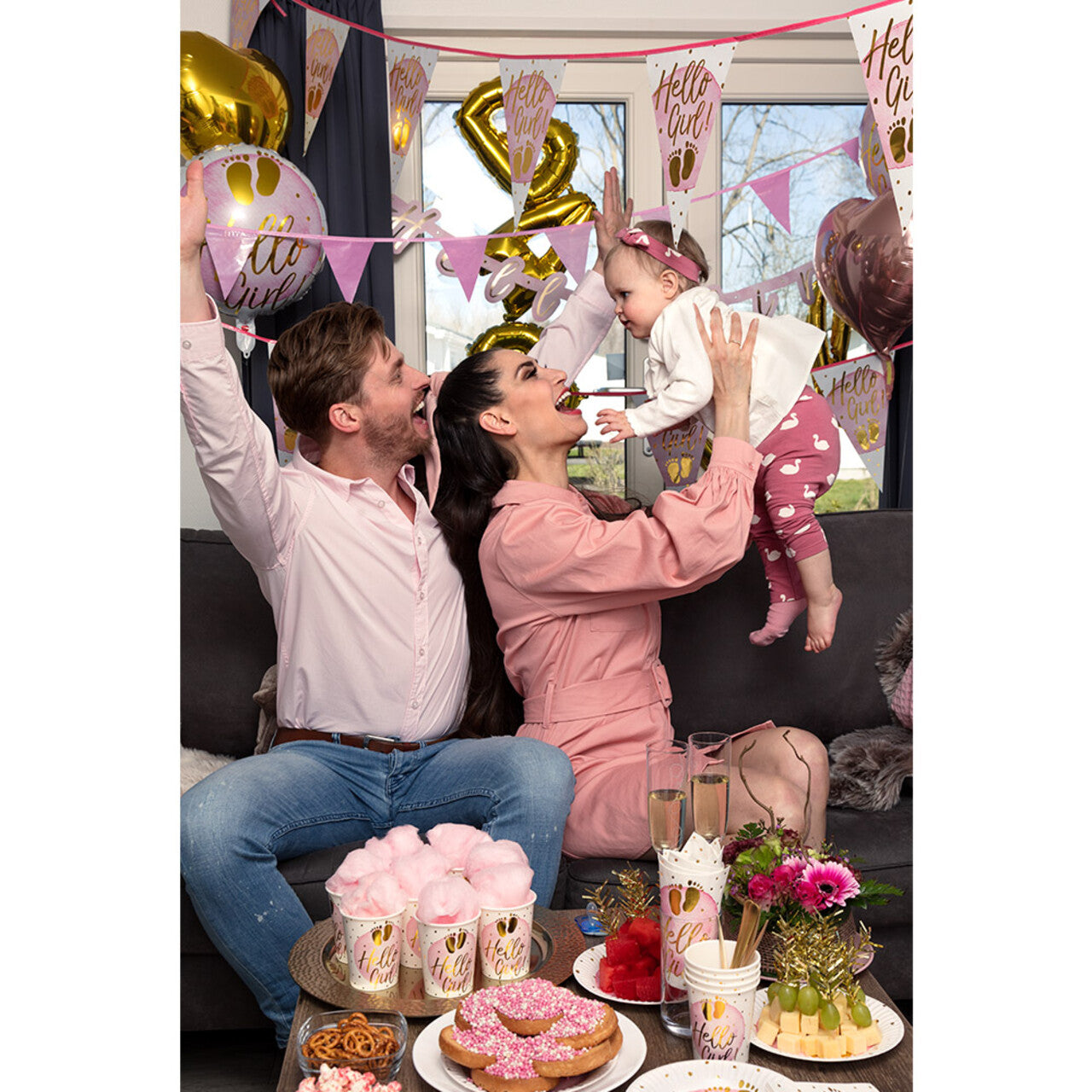 Op deze afbeelding zie je een Decoratie, van het merk Boland. Bekers Hello Girl!