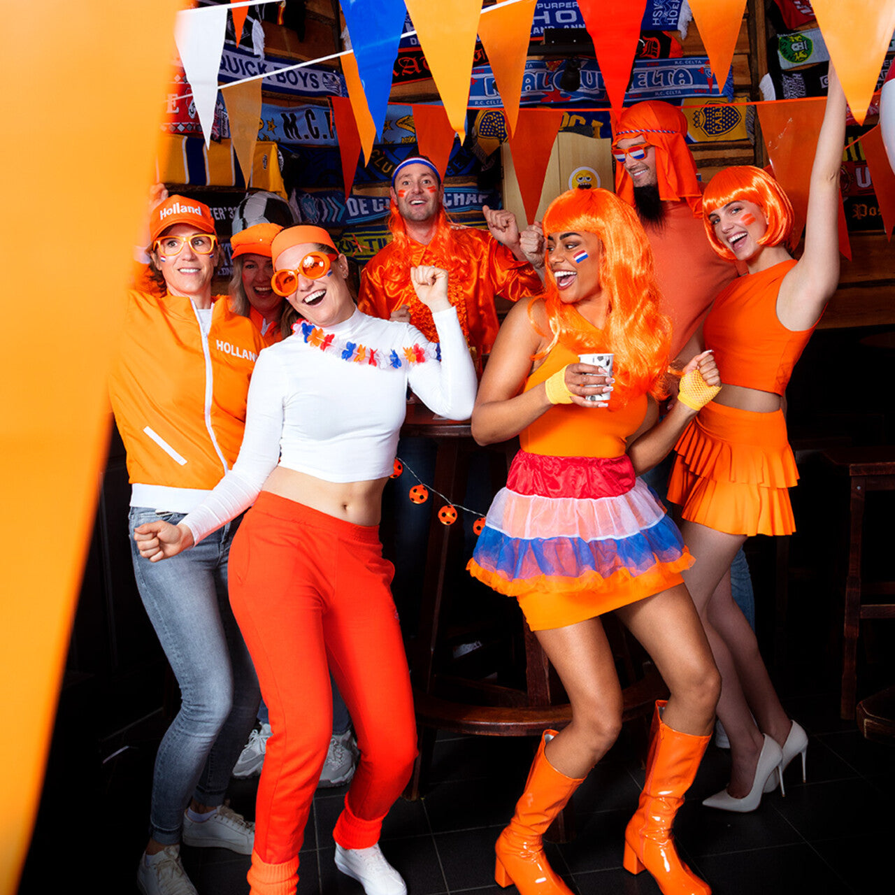 Op deze afbeelding zie je een Accessoires, van het merk Boland. Hawaïkrans Hup Holland