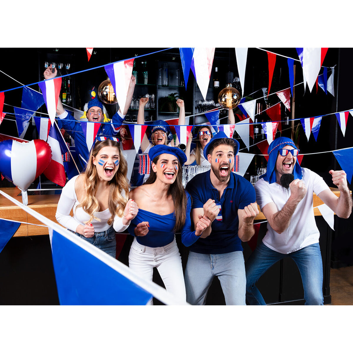 Op deze afbeelding zie je een Decoratie, van het merk Boland. Folieballon Hart Frankrijk