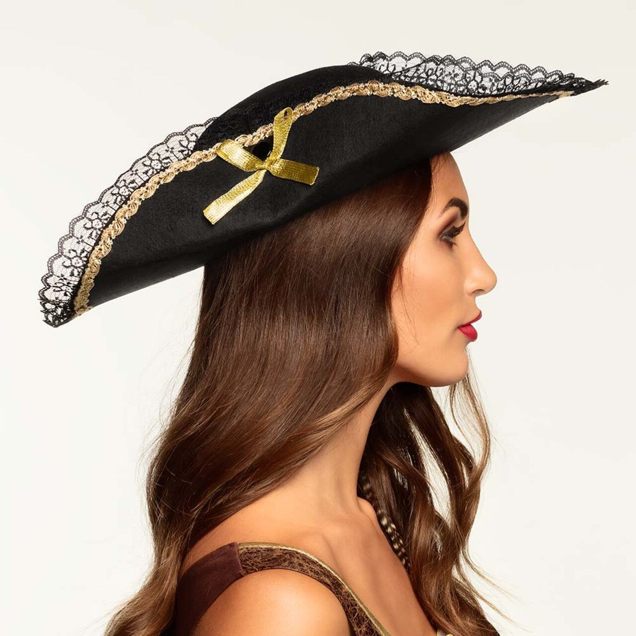 Op deze afbeelding zie je een Accessoires, van het merk Boland. Piratenhoed Lovely Fanny
