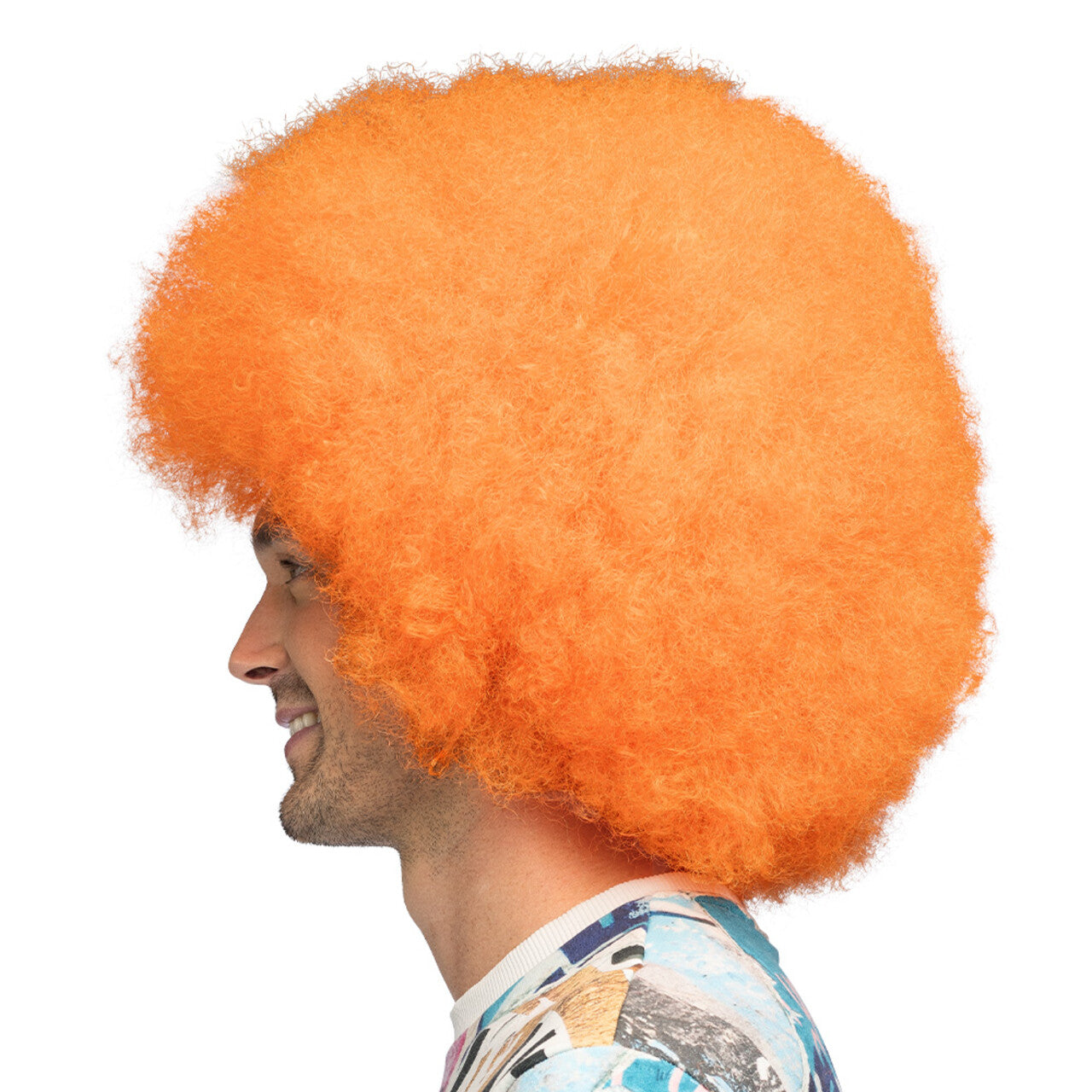 Op deze afbeelding zie je een Accessoires, van het merk Boland. Enorme Krullen Pruik Jaren 60 Oranje