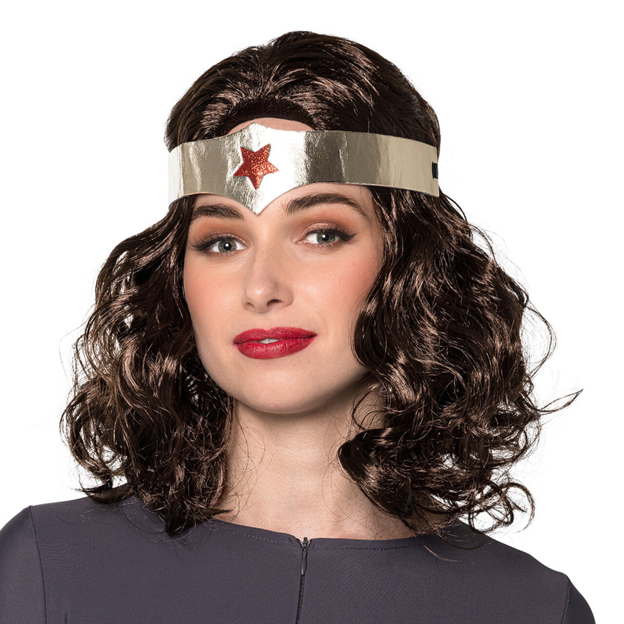 Op deze afbeelding zie je een Accessoires, van het merk Boland. Pruik Superheldin Met Hoofdband