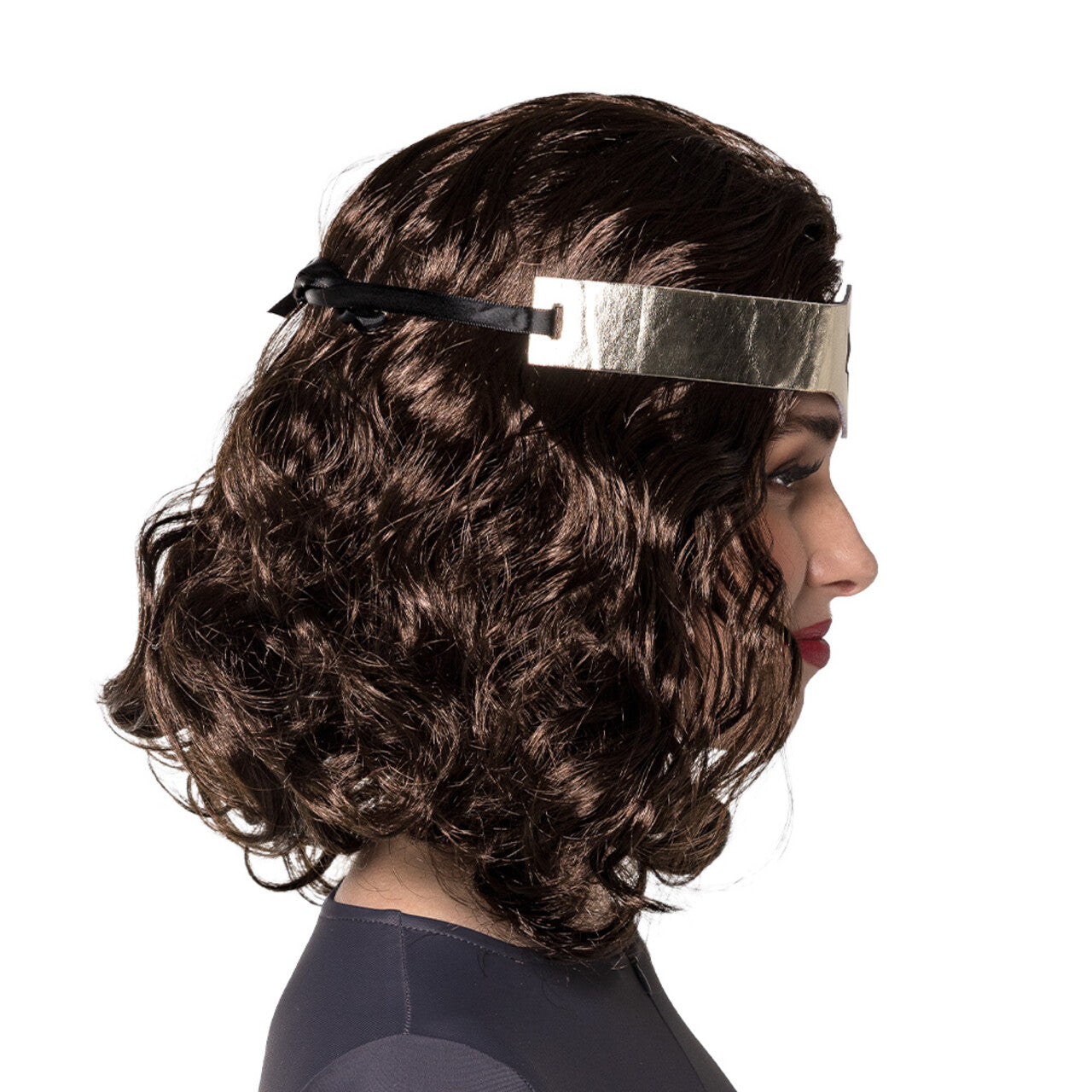 Op deze afbeelding zie je een Accessoires, van het merk Boland. Pruik Superheldin Met Hoofdband