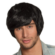 Op deze afbeelding zie je een Accessoires, van het merk Boland. Pruik Popi Jopi Zwart