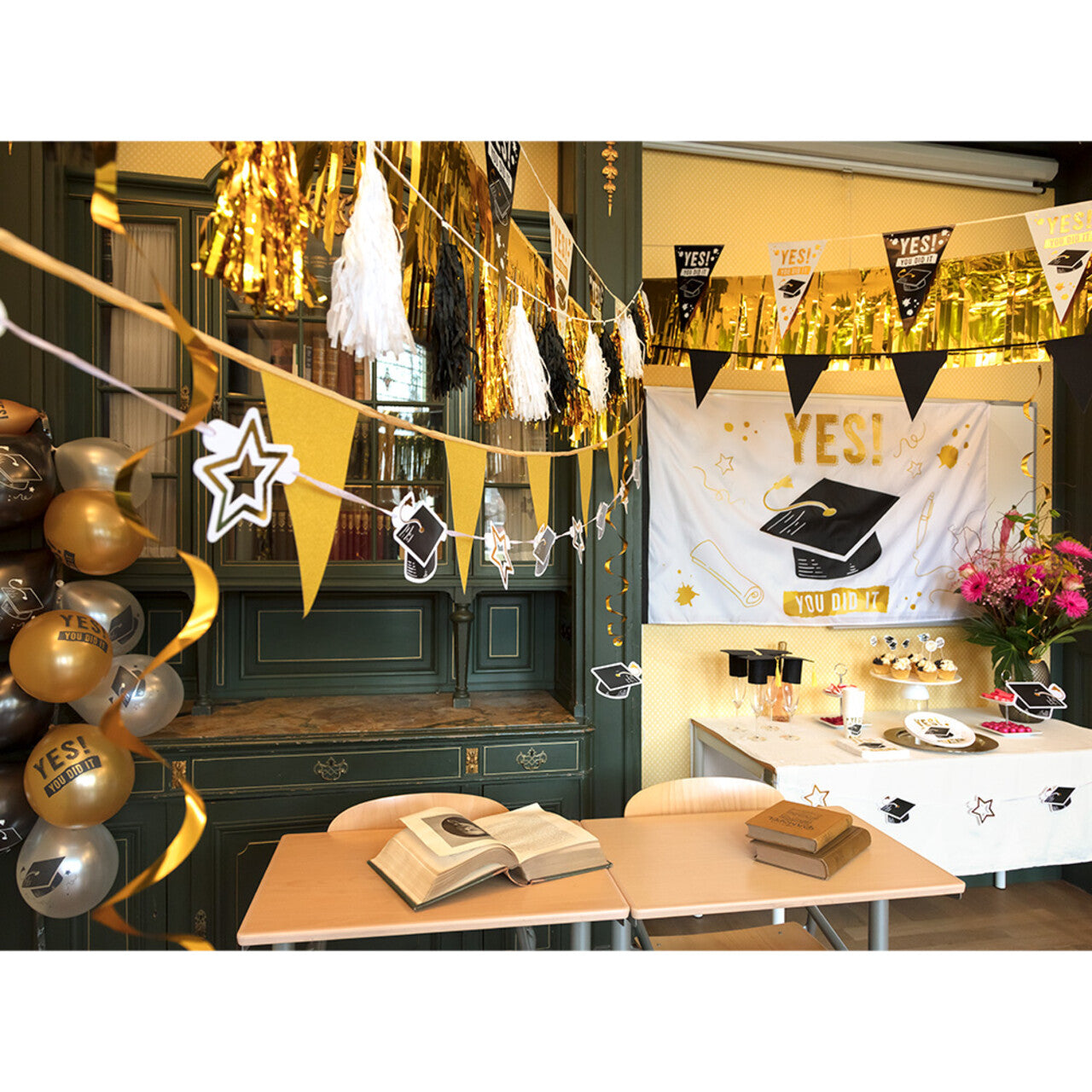 Op deze afbeelding zie je een Decoratie, van het merk Boland. Cocktailprikkers Taart Versiering Geslaagd Yes! You Did It