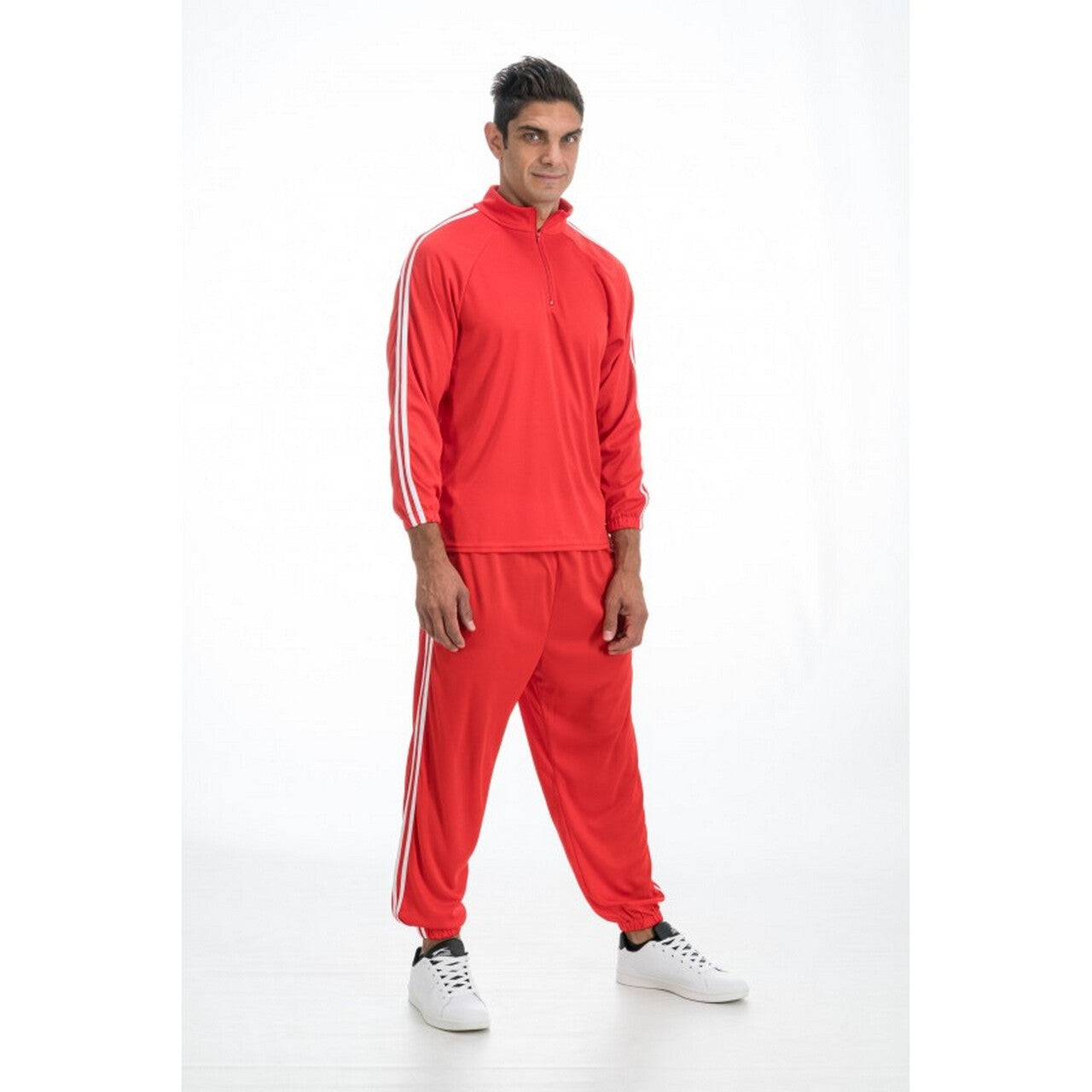 Op deze afbeelding zie je een Kostuums, van het merk Chaks. Rapper Mc Roodnoot Man Kostuum