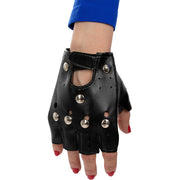 Op deze afbeelding zie je een Accessoires, van het merk Funidelia. Zwarte Punk Handschoen 1 Stuk