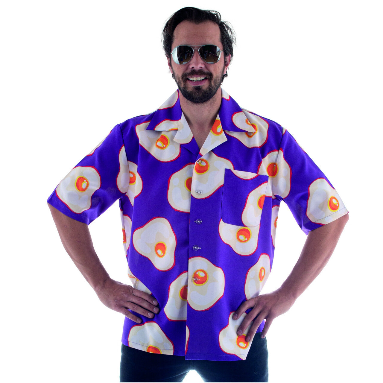 Op deze afbeelding zie je een Kostuums, van het merk Funny Fashion. Ontbijt Op Bed Omelet Shirt Man