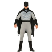Op deze afbeelding zie je een Kostuums, van het merk Guirca. Extra Brede Batman Kostuum