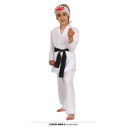 Op deze afbeelding zie je een Kostuums, van het merk Guirca. De Kraanvogel Karate Specialist Danielson Jongen Kostuum