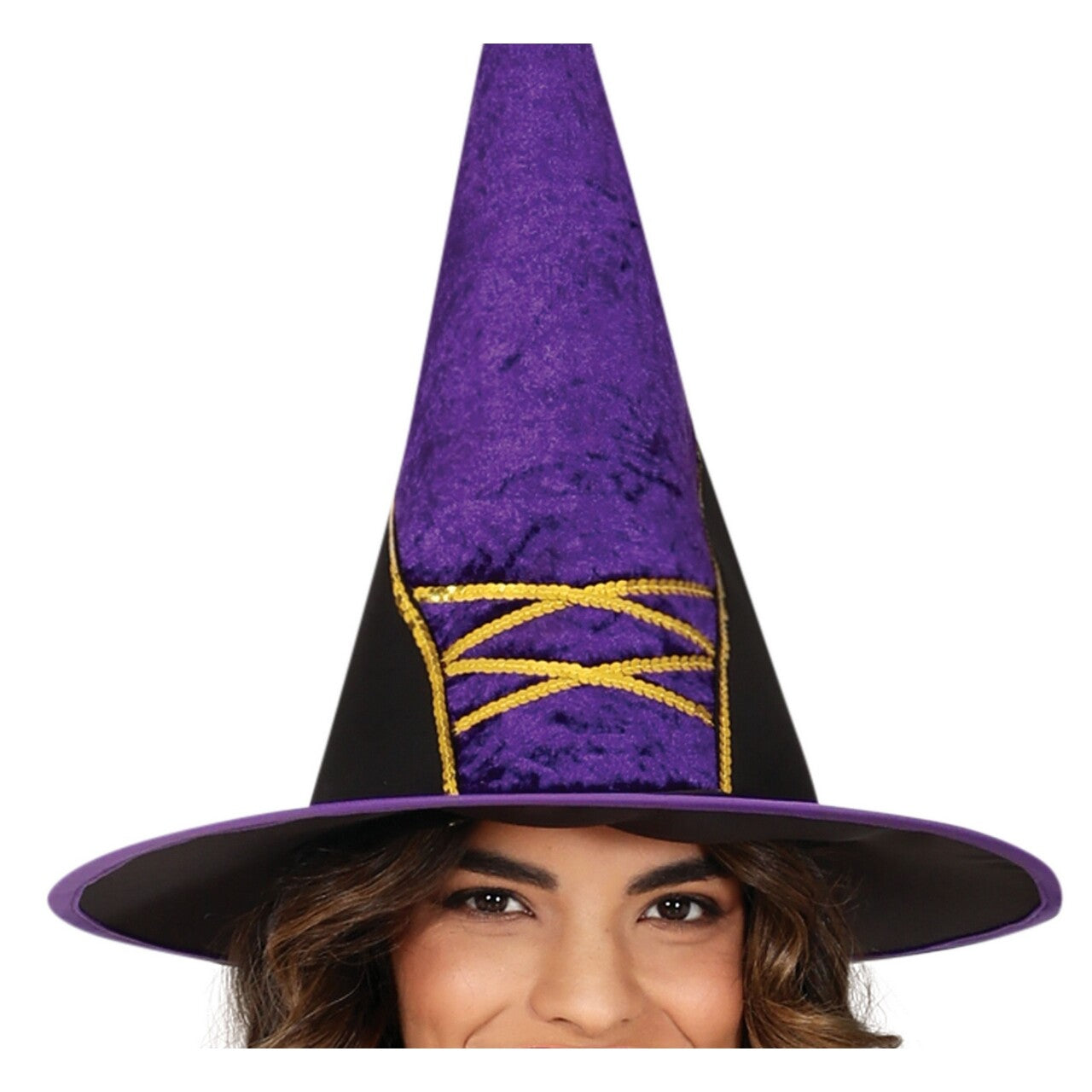 Op deze afbeelding zie je een Kostuums, van het merk Guirca. Klassieke Paarse Heks Purperella Vrouw Kostuum