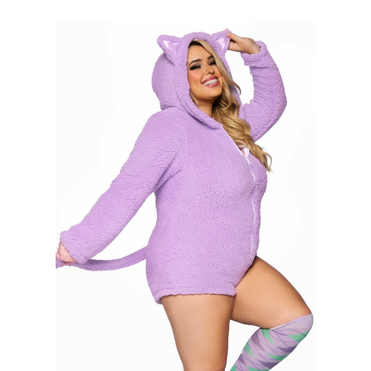Op deze afbeelding zie je een Kostuums, van het merk Leg Avenue. Poezelige Paarse Poes Dinah Plus Size Vrouw Kostuum