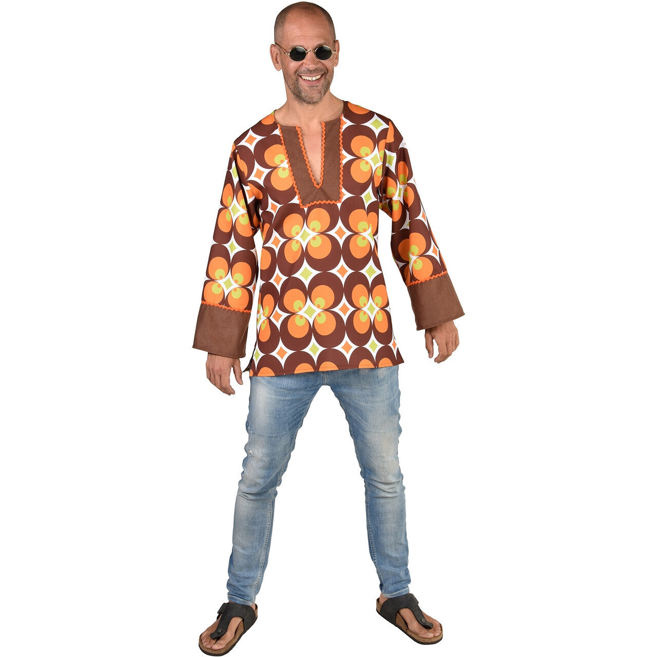 Op deze afbeelding zie je een Kostuums, van het merk Magic By Freddy's. 70s Bruine Bloemen Tuniek Boudewijn Man