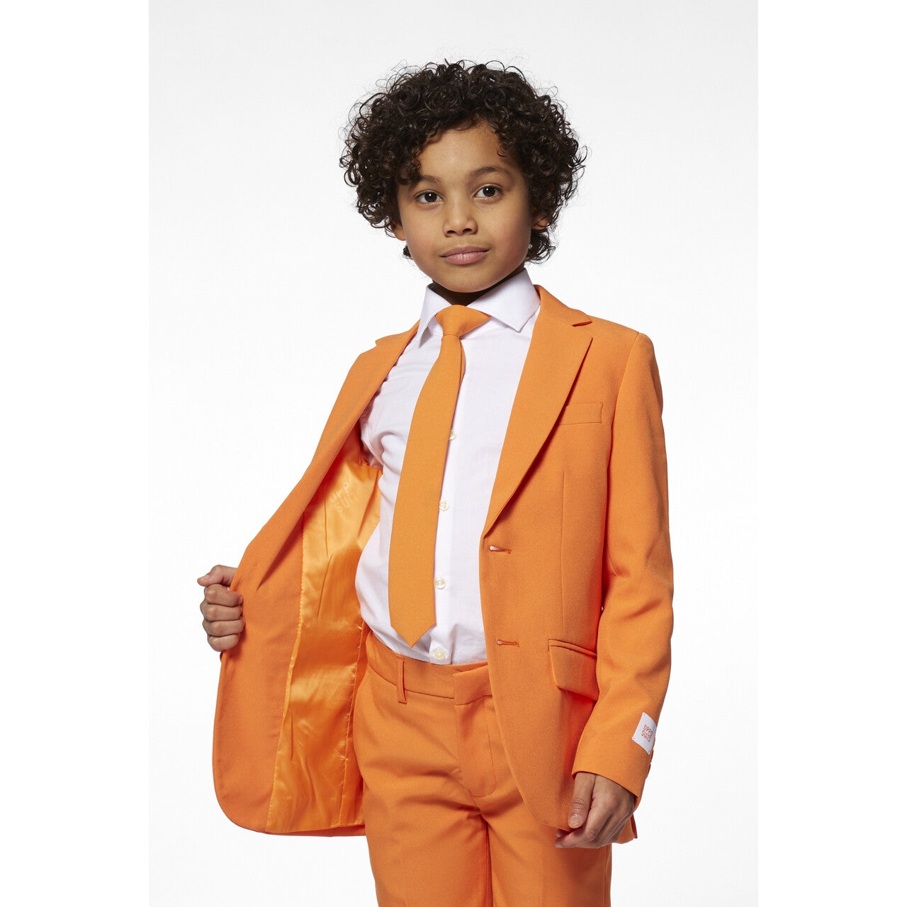 Op deze afbeelding zie je een Kostuums, van het merk Opposuits. Oranje Hoog In Het Vaandel Jongen Kostuum