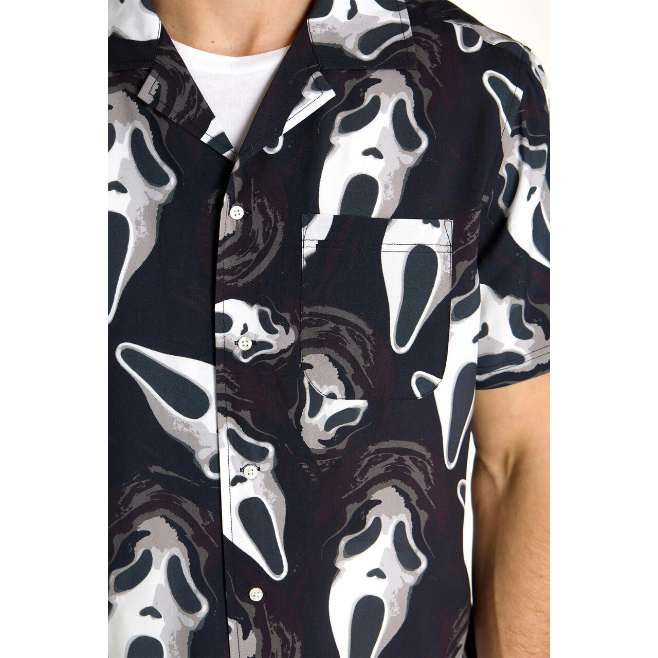 Op deze afbeelding zie je een Kostuums, van het merk Opposuits. Haunted Scream Ghostface Blouse Man