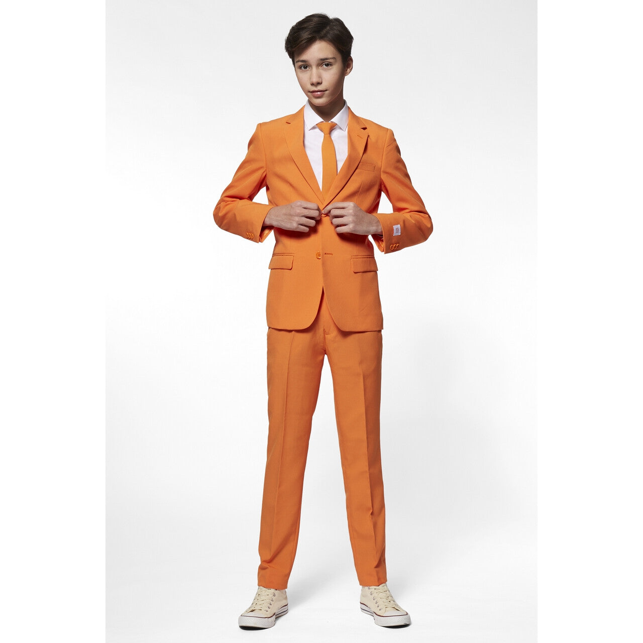 Op deze afbeelding zie je een Kostuums, van het merk Opposuits. Onoverwinnelijk In Oranje Jongen Kostuum