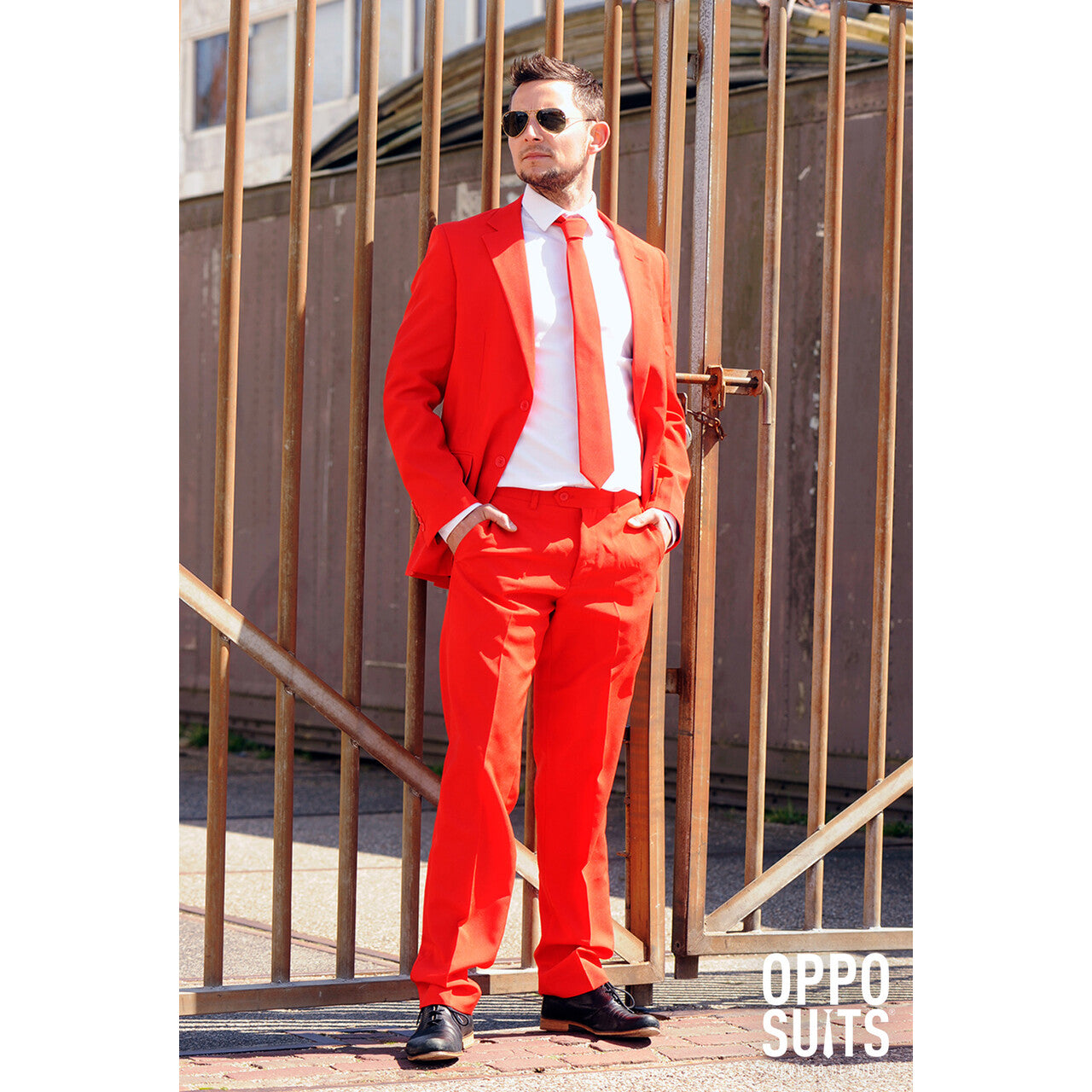 Op deze afbeelding zie je een Kostuums, van het merk Opposuits. Intense Red Devil Opposuit Kostuum Man