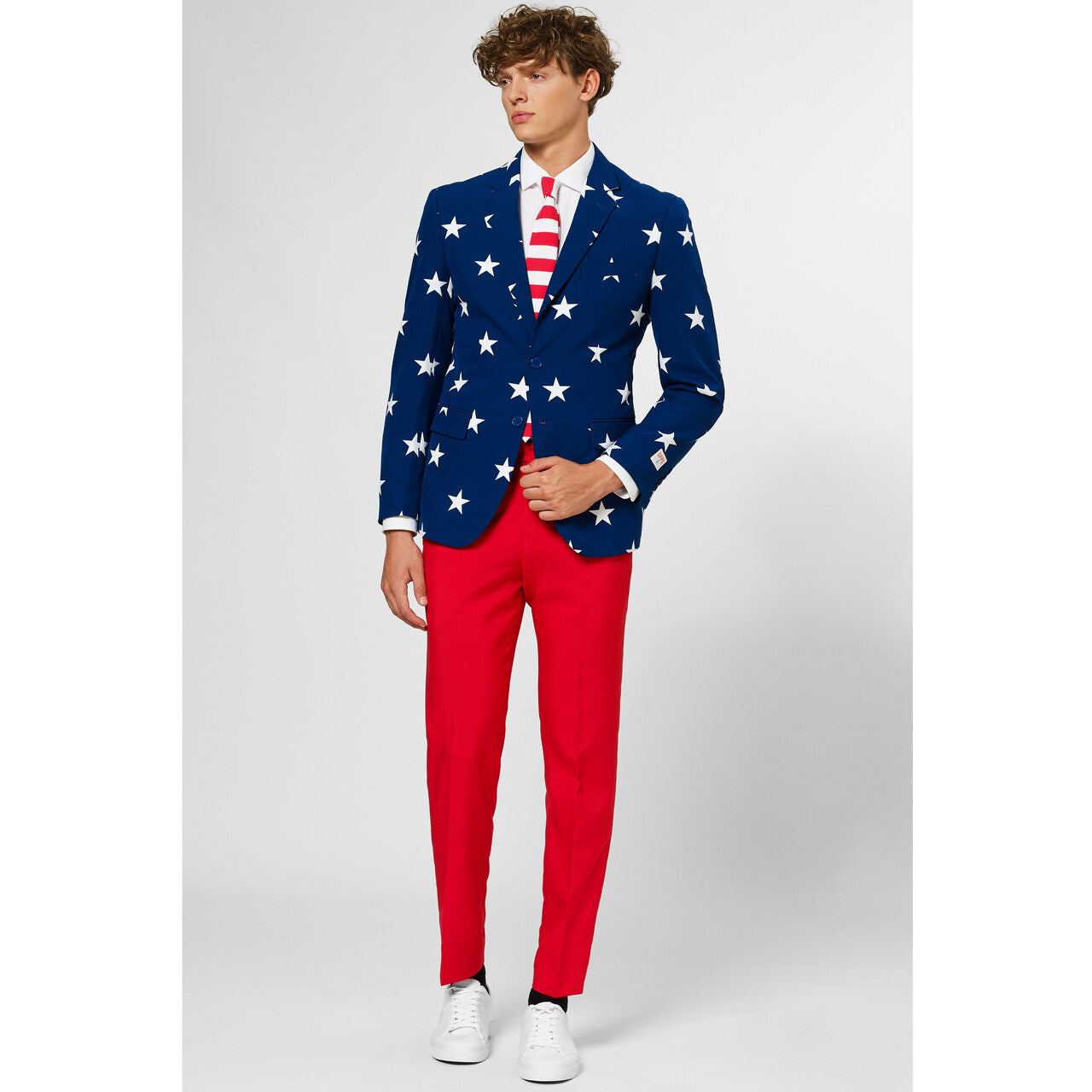 Op deze afbeelding zie je een Kostuums, van het merk Opposuits. American Stars And Stripes Opposuit Kostuum Man