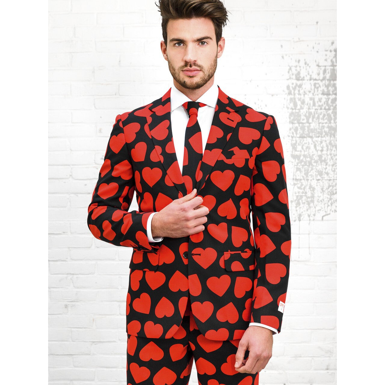Op deze afbeelding zie je een Kostuums, van het merk Opposuits. Hartenbreker King Of Hearts Opposuit Man Kostuum