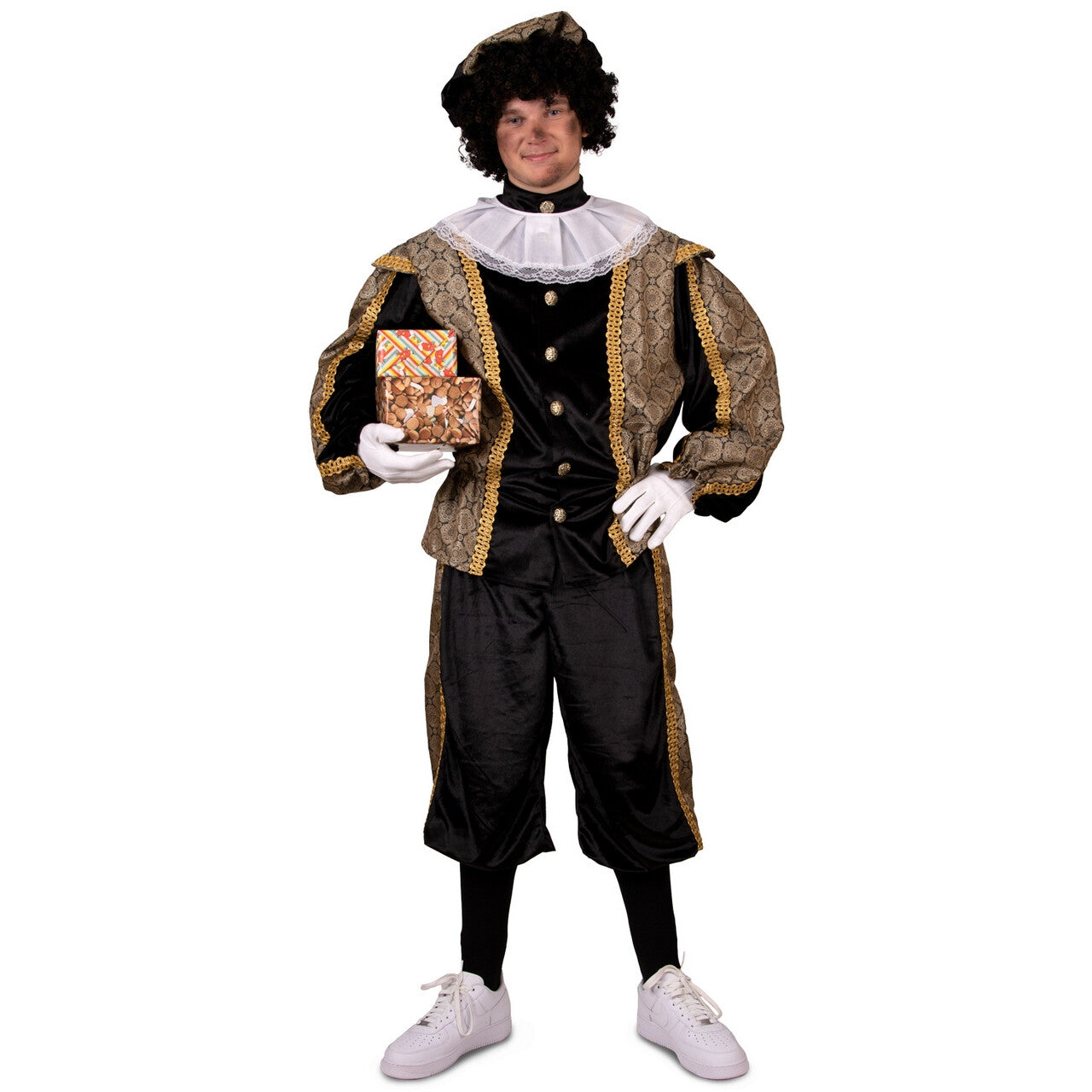 Op deze afbeelding zie je een Kostuums, van het merk PartyXplosion. Piet Pedro Clasico Kostuum