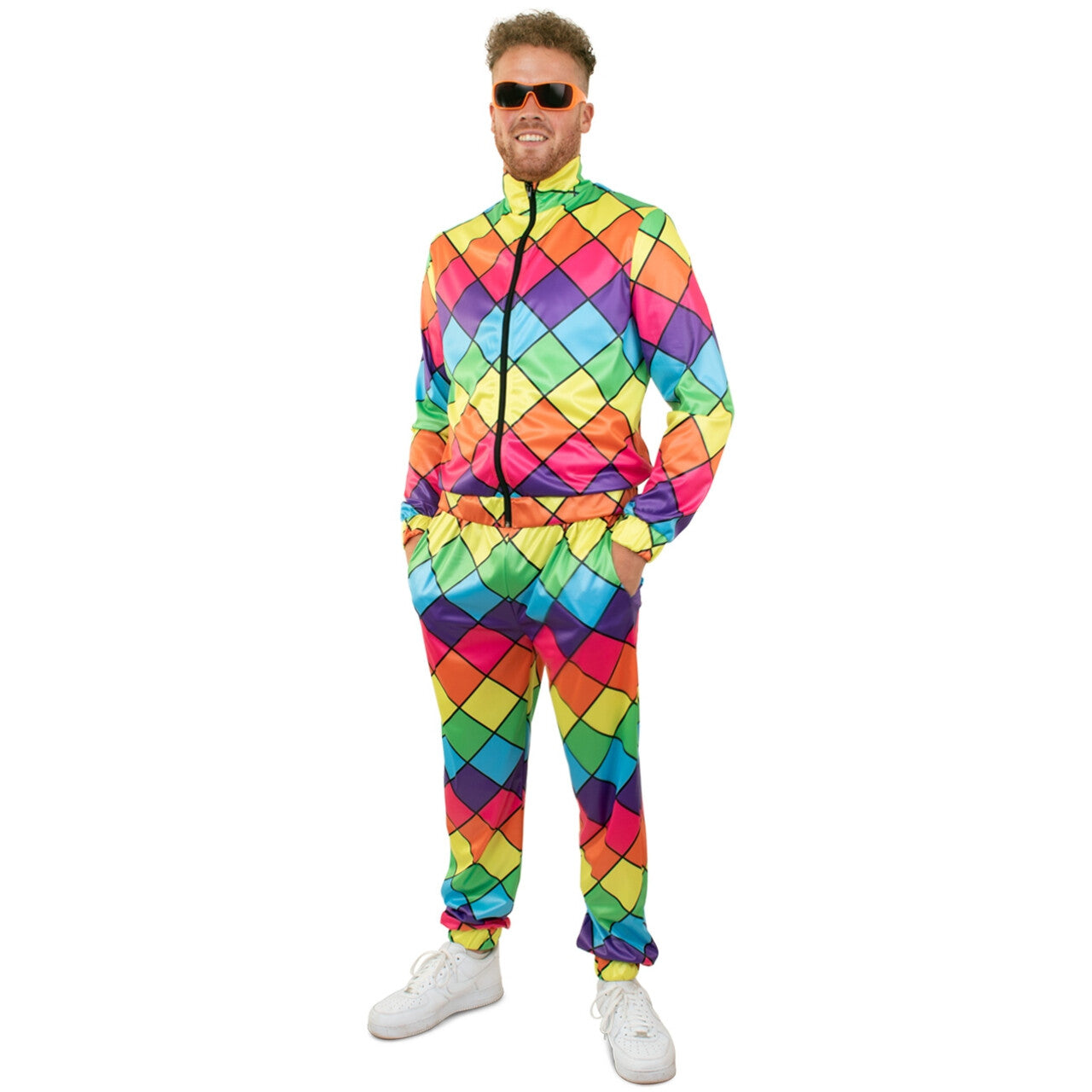 Op deze afbeelding zie je een Kostuums, van het merk PartyXplosion. Jaren 80 Trainingspak Multicolor Ruit Heren Man Kostuum