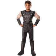 Op deze afbeelding zie je een Kostuums, van het merk Rubies. Thor Kostuum Jongen