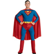 Op deze afbeelding zie je een Kostuums, van het merk Rubies. Superman Kostuum