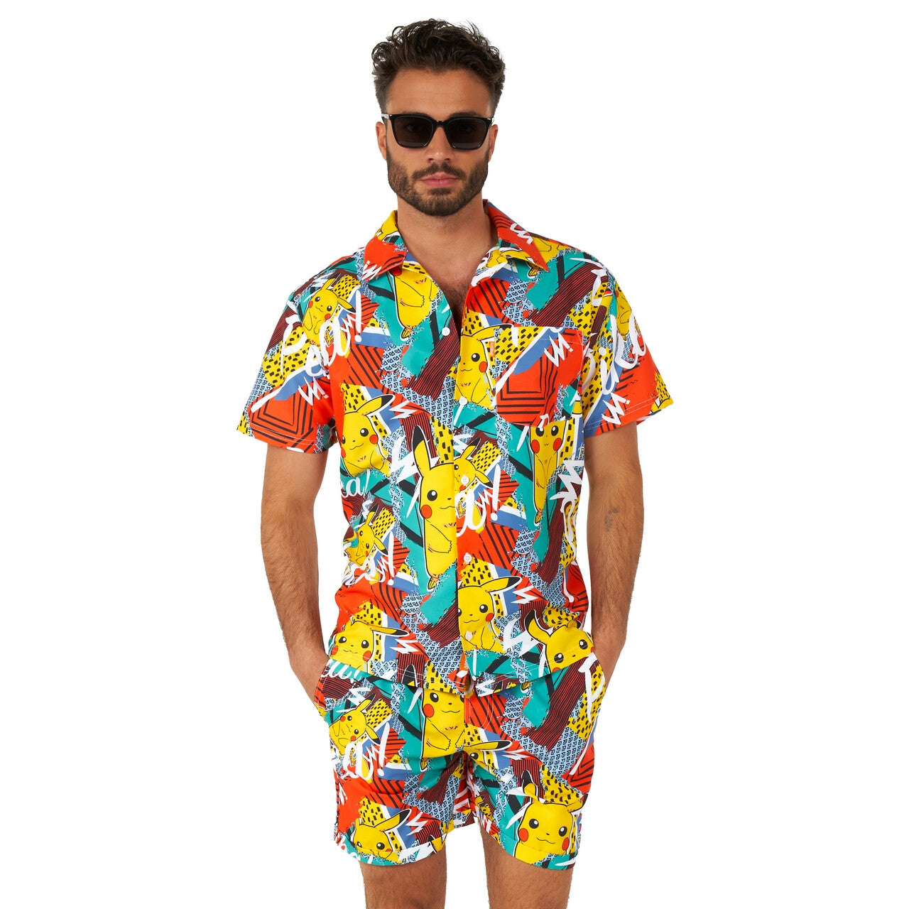 Op deze afbeelding zie je een Kostuums, van het merk Opposuits. Electric Pica Pikachu™ Man Kostuum