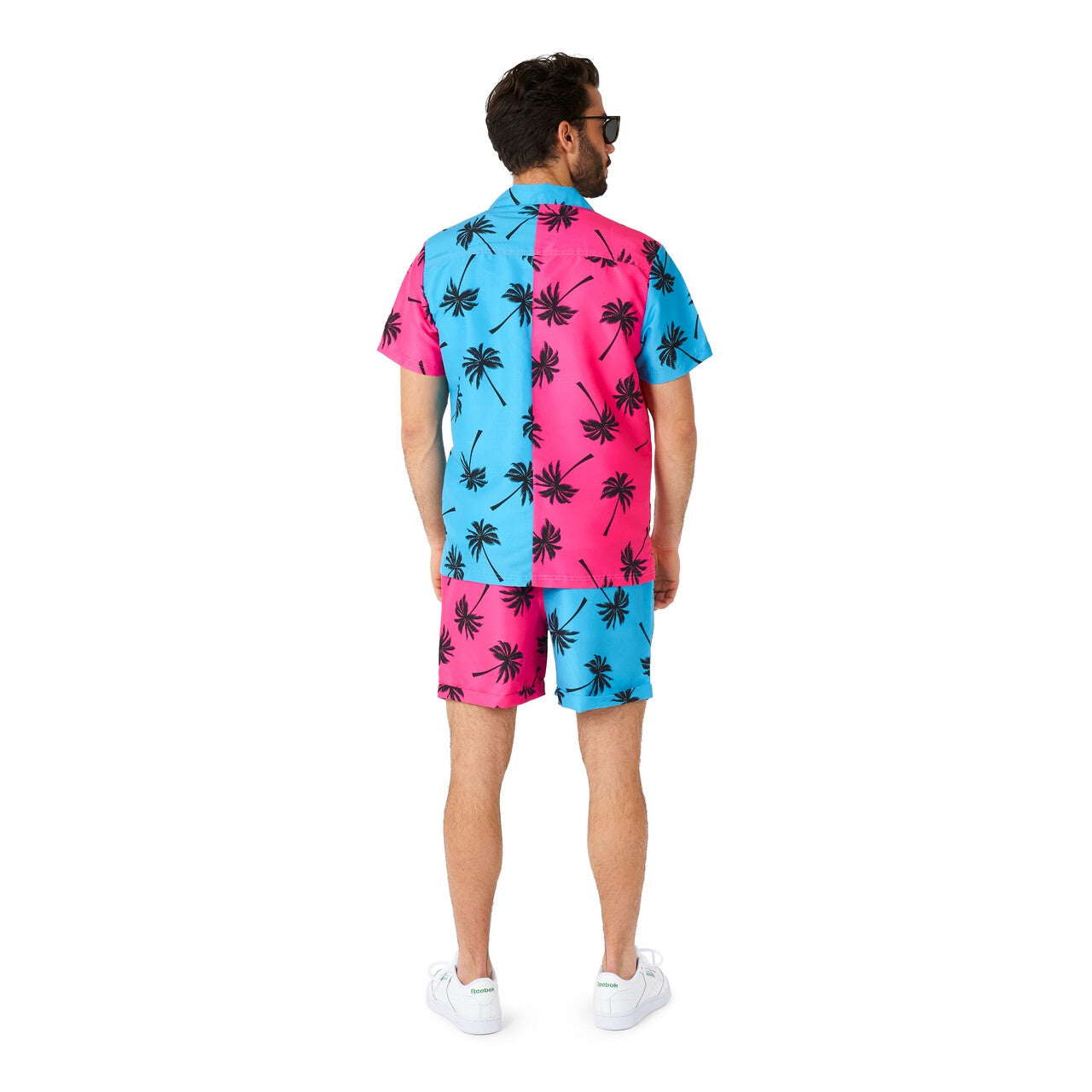Op deze afbeelding zie je een Kostuums, van het merk Opposuits. Helemaal Home Met Een Palmboom Roze Blauw Man Kostuum