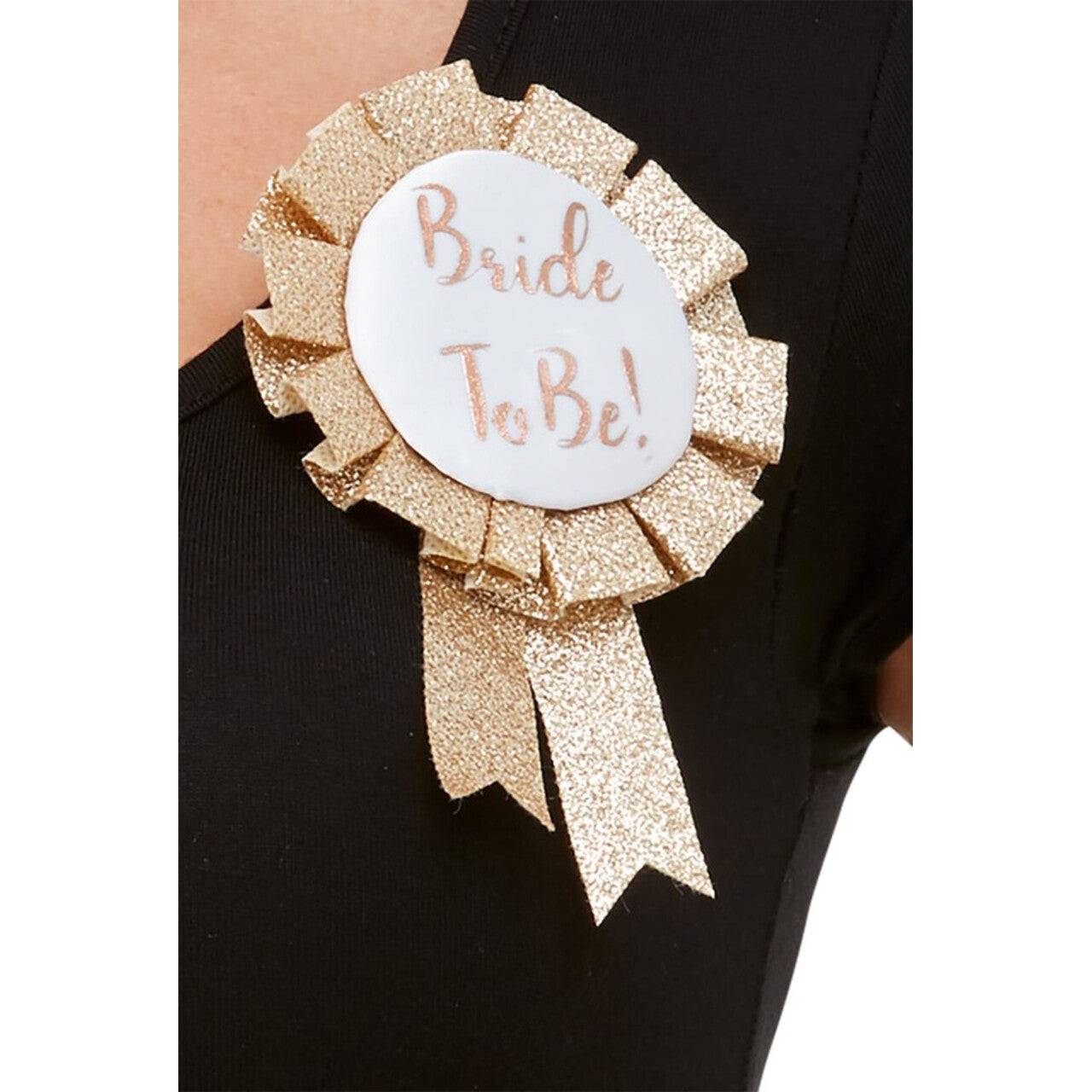 Op deze afbeelding zie je een Accessoires, van het merk Smiffy's. Bride To Be Broche Glitter Goud
