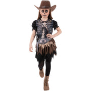 Op deze afbeelding zie je een Kostuums, van het merk Smiffy's. Zombie Cowgirl Meisje Carina Kostuum
