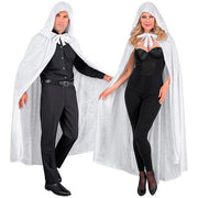 Op deze afbeelding zie je een Kostuums, van het merk Widmann. Fluwelen Cape Wit 140 Centimeter