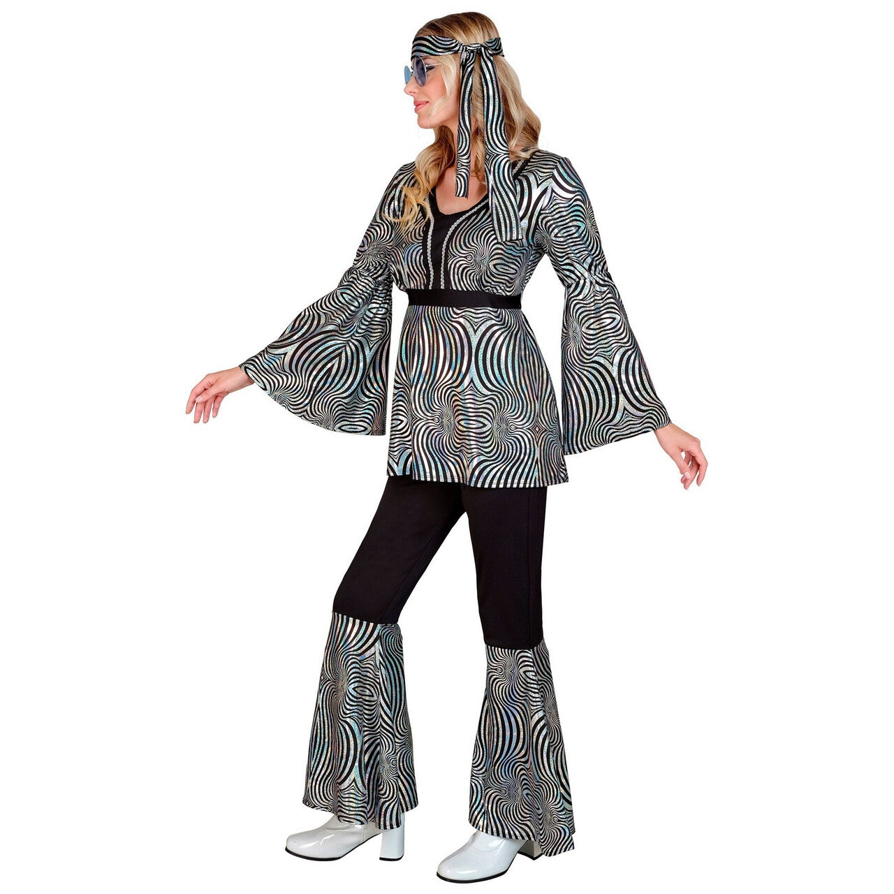 Op deze afbeelding zie je een Kostuums, van het merk Widmann. 70s Groovy Kostuum Disco Zilver XXL Vrouw
